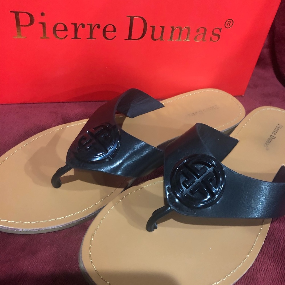 Pierre Dumas Sandals size 8.5 black